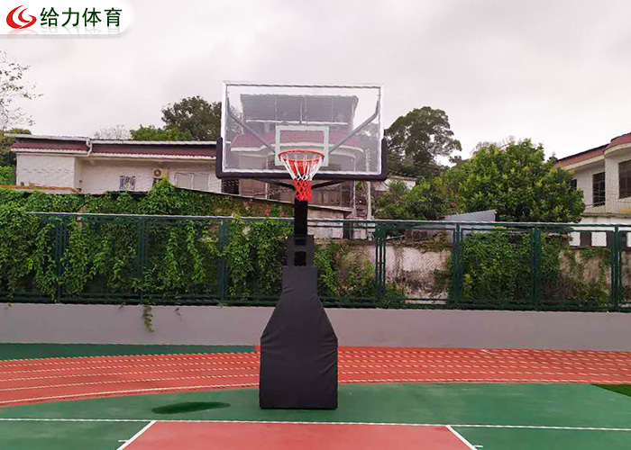 學校籃球架