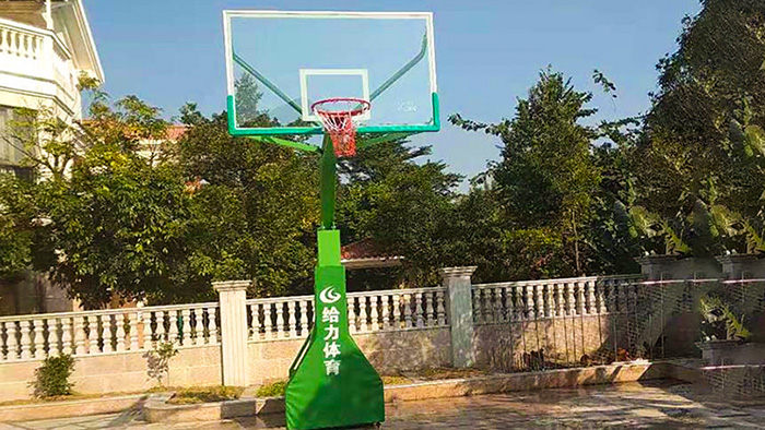 移動(dòng)籃球架