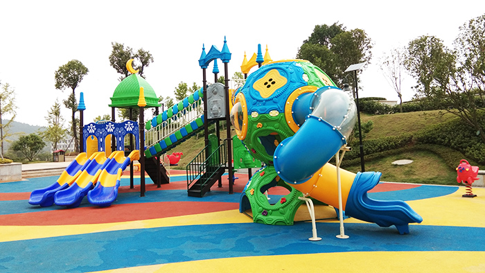 給力體育承接韶關(guān)丹霞新城小區(qū)移動籃球架，球場燈光圍網(wǎng)工程項目