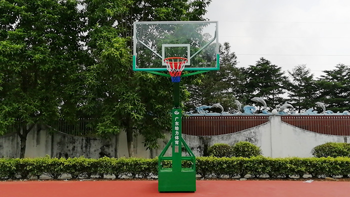 移動籃球架