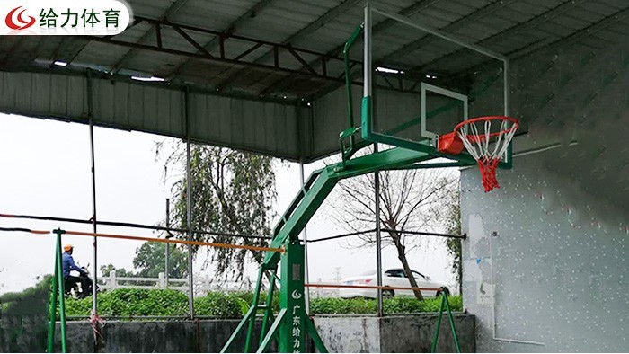 移動籃球架